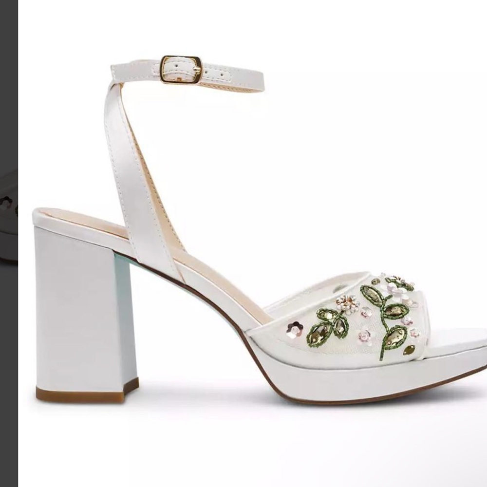 Betsey Johnson Kirra Ivory Beaded Block Heel Sandals Sz 9.5 Bridal Wedding Prom - Picture 3 of 10
